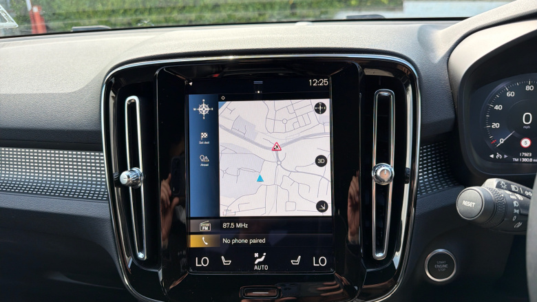 Volvo Xc40 2.0 B4P R DESIGN Pro 5dr Auto [7 speed] Petrol Estate